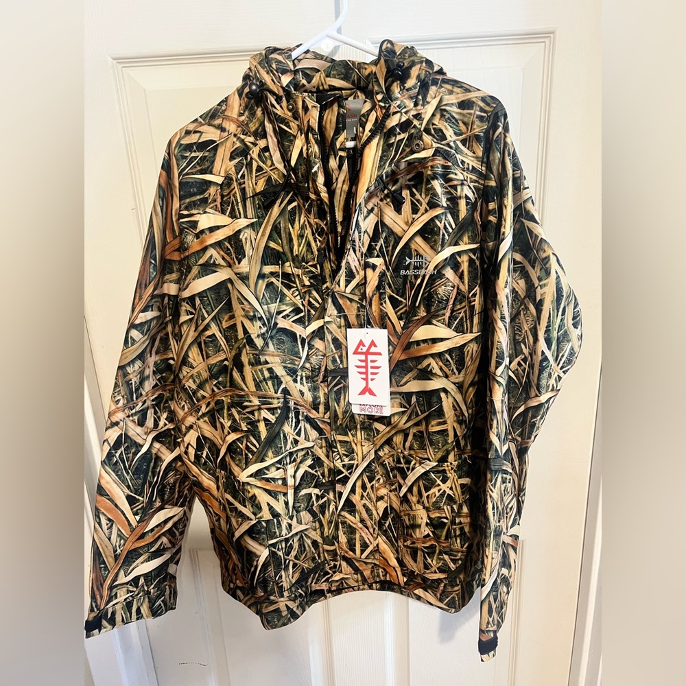 Men’s Insulated Waterproof Fishing Hunting Jackets with hood Size Large